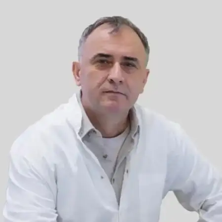 Dr Miroslav Knežević