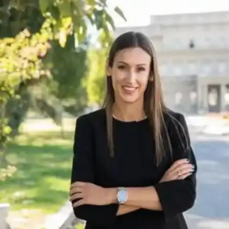 Dr Mina Stefanović