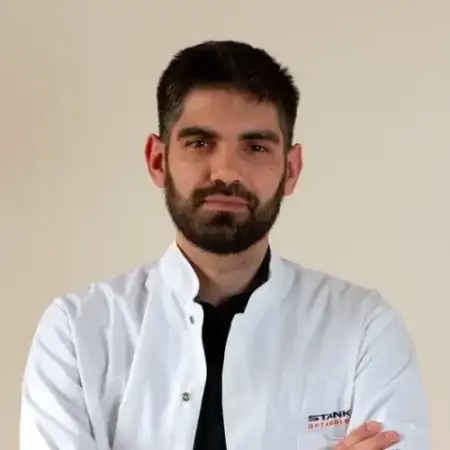 Defektolog Filip Filipović