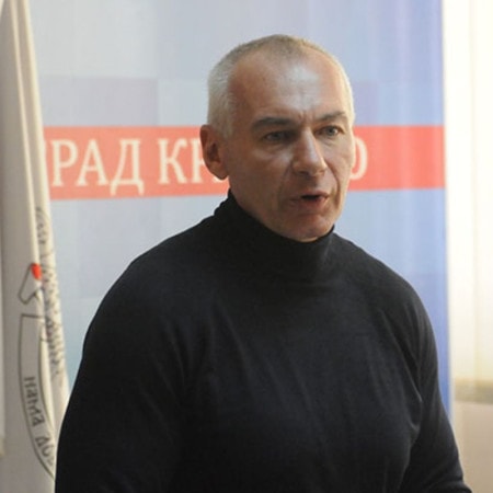 Dr Aleksandar Macan