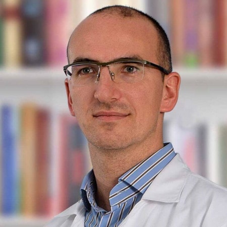 Dr Nikola Stanojević