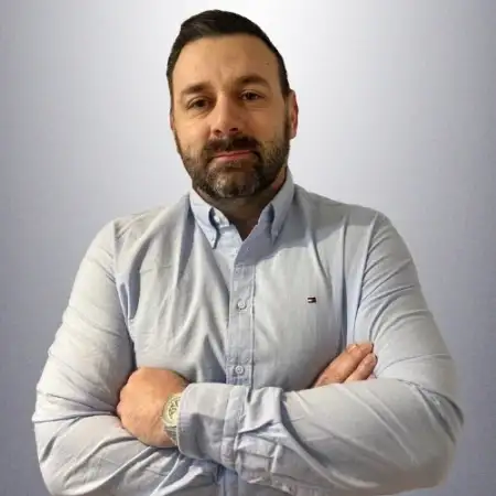 Doc. dr Uroš Dabetić